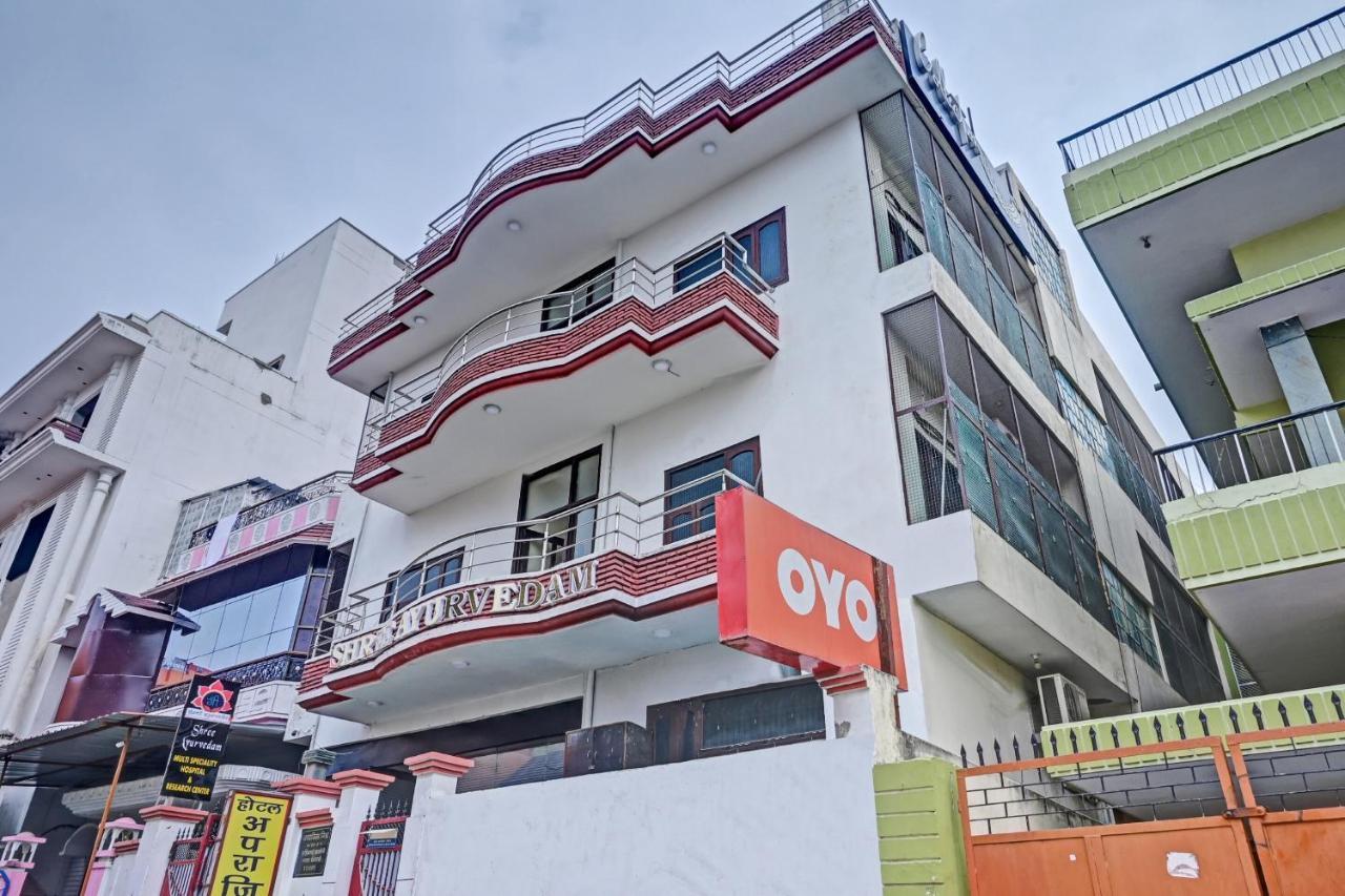 Oyo 7498 Hotel Aparajita Варанаси Экстерьер фото
