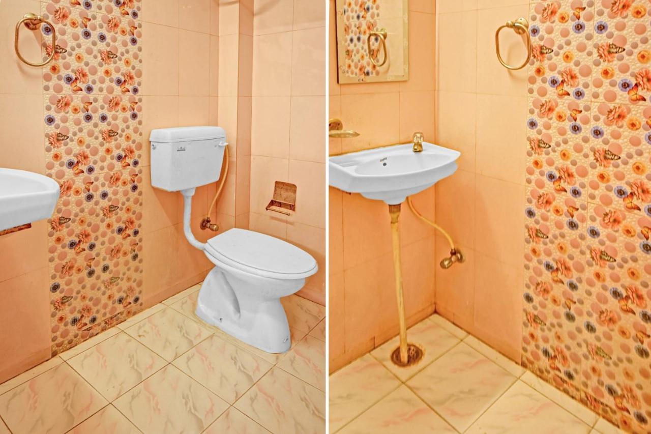 Oyo 7498 Hotel Aparajita Варанаси Экстерьер фото