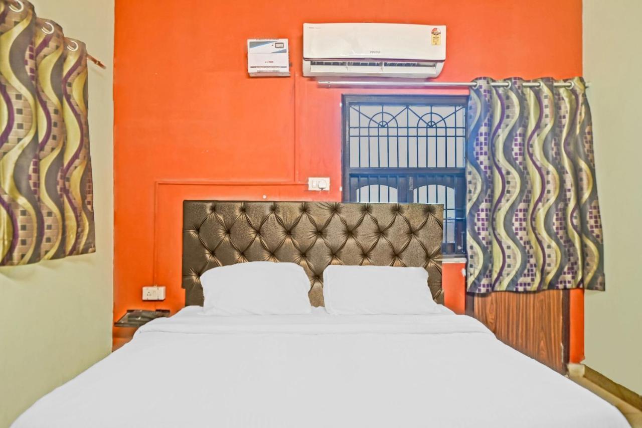 Oyo 7498 Hotel Aparajita Варанаси Экстерьер фото